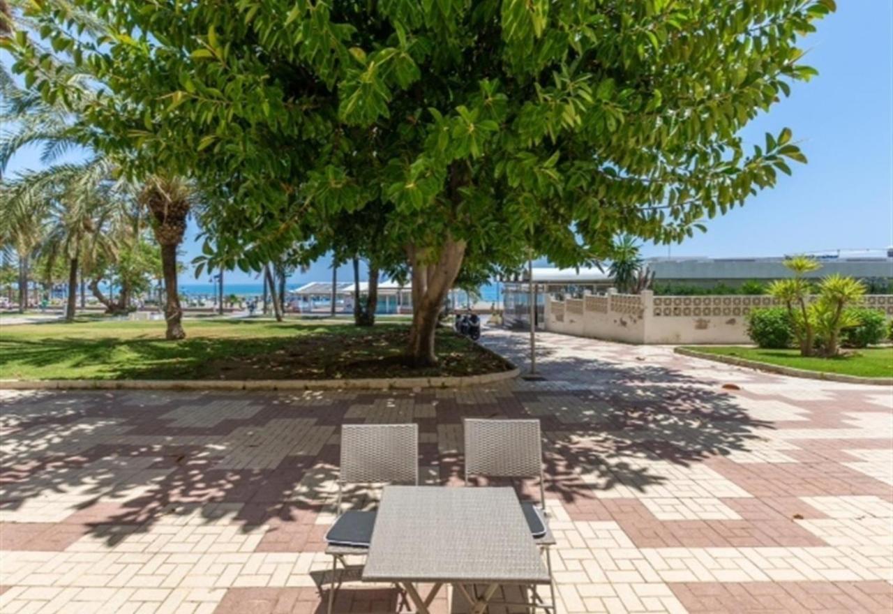 Beach Apartment Montemarcarihuela Torremolinos Exteriör bild