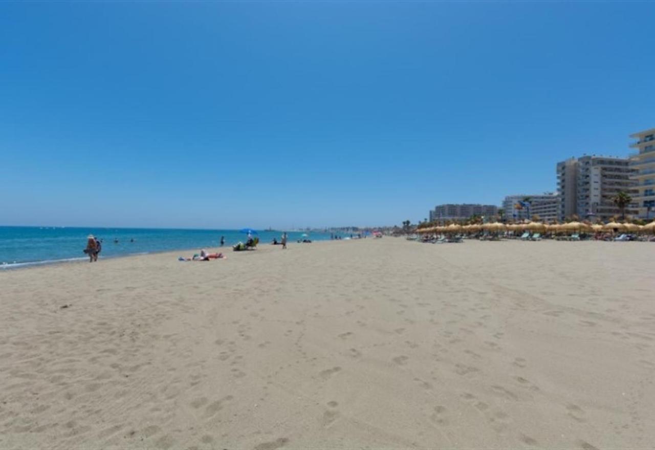 Beach Apartment Montemarcarihuela Torremolinos Exteriör bild