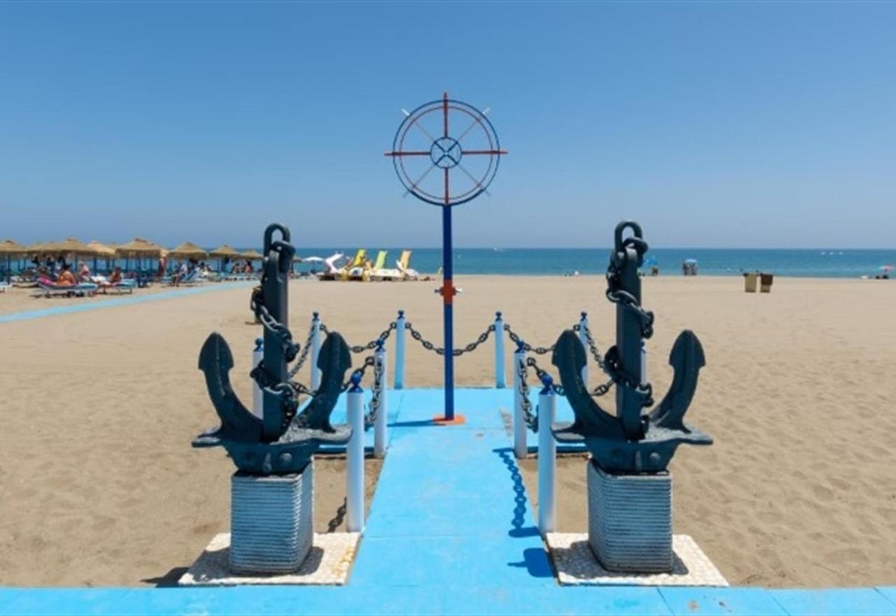Beach Apartment Montemarcarihuela Torremolinos Exteriör bild
