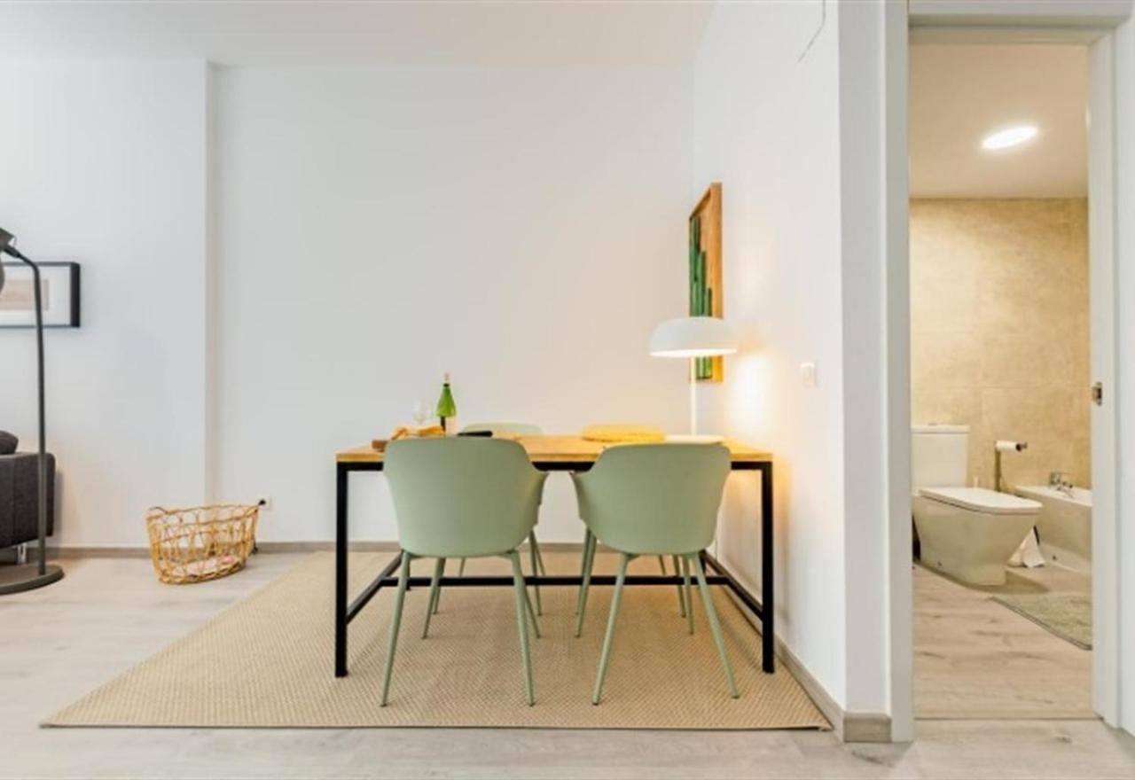 Beach Apartment Montemarcarihuela Torremolinos Exteriör bild