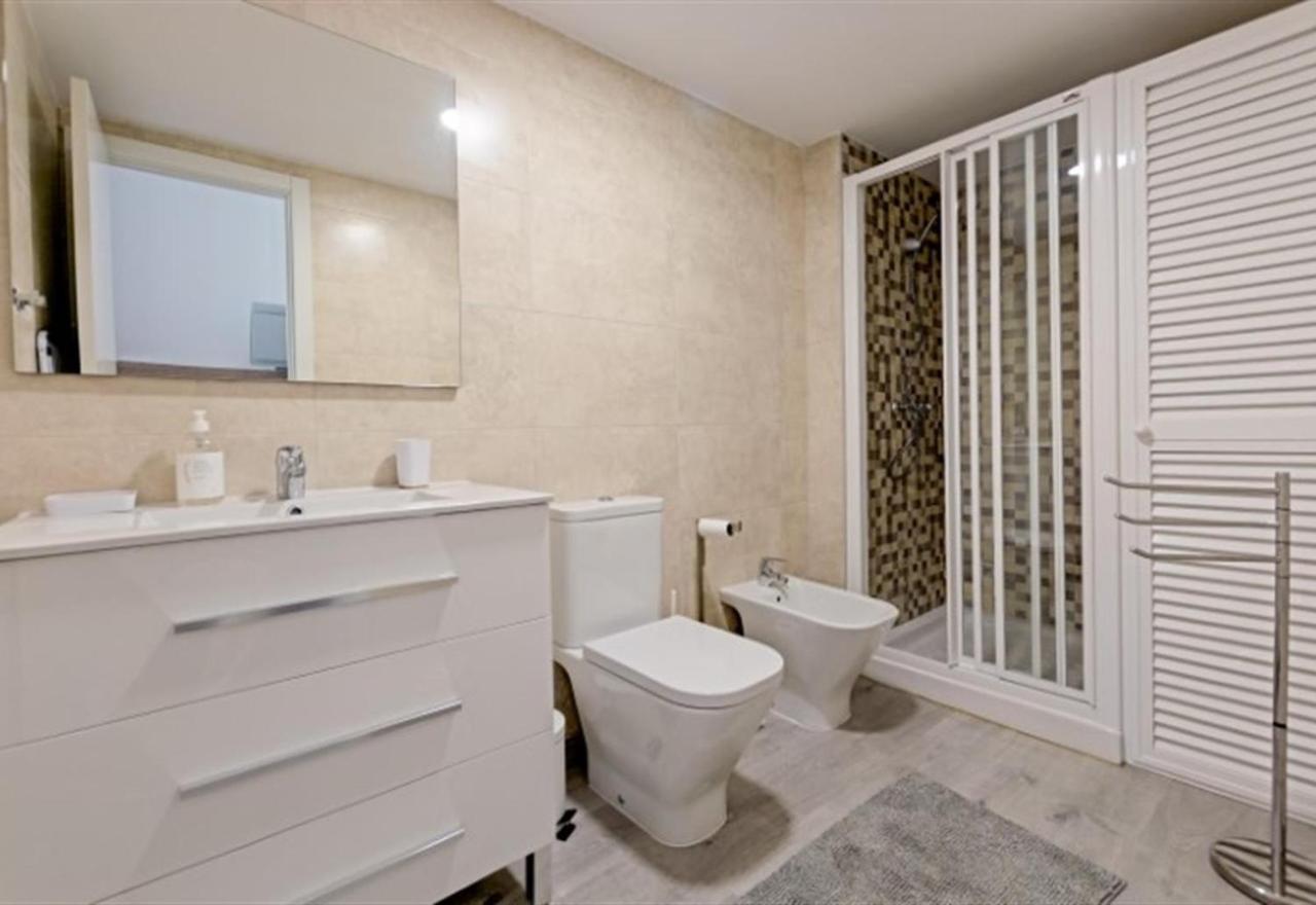 Beach Apartment Montemarcarihuela Torremolinos Exteriör bild